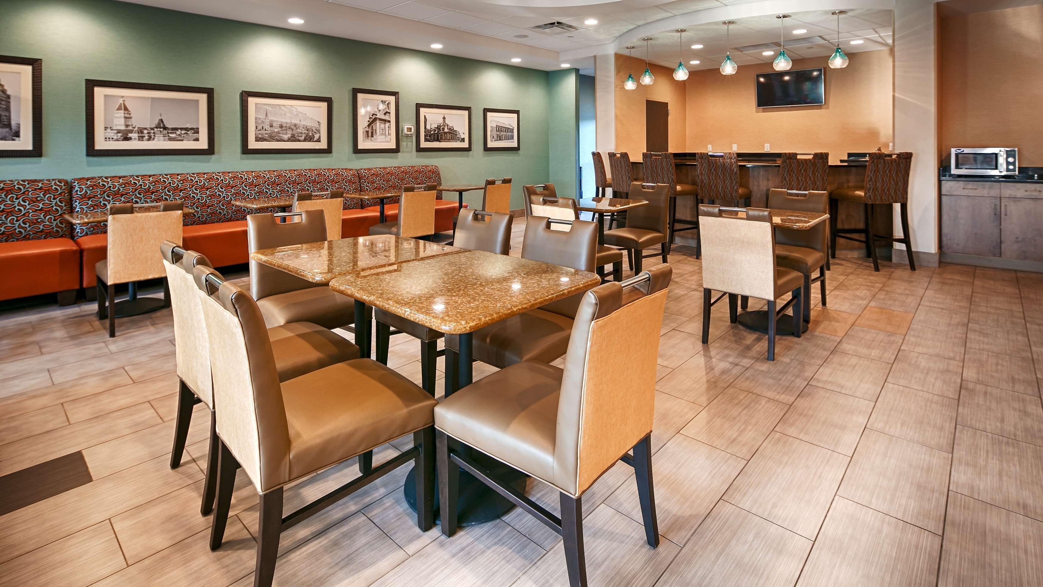 Best Western Plus Atrium Inn & Suites Clarksville Ngoại thất bức ảnh