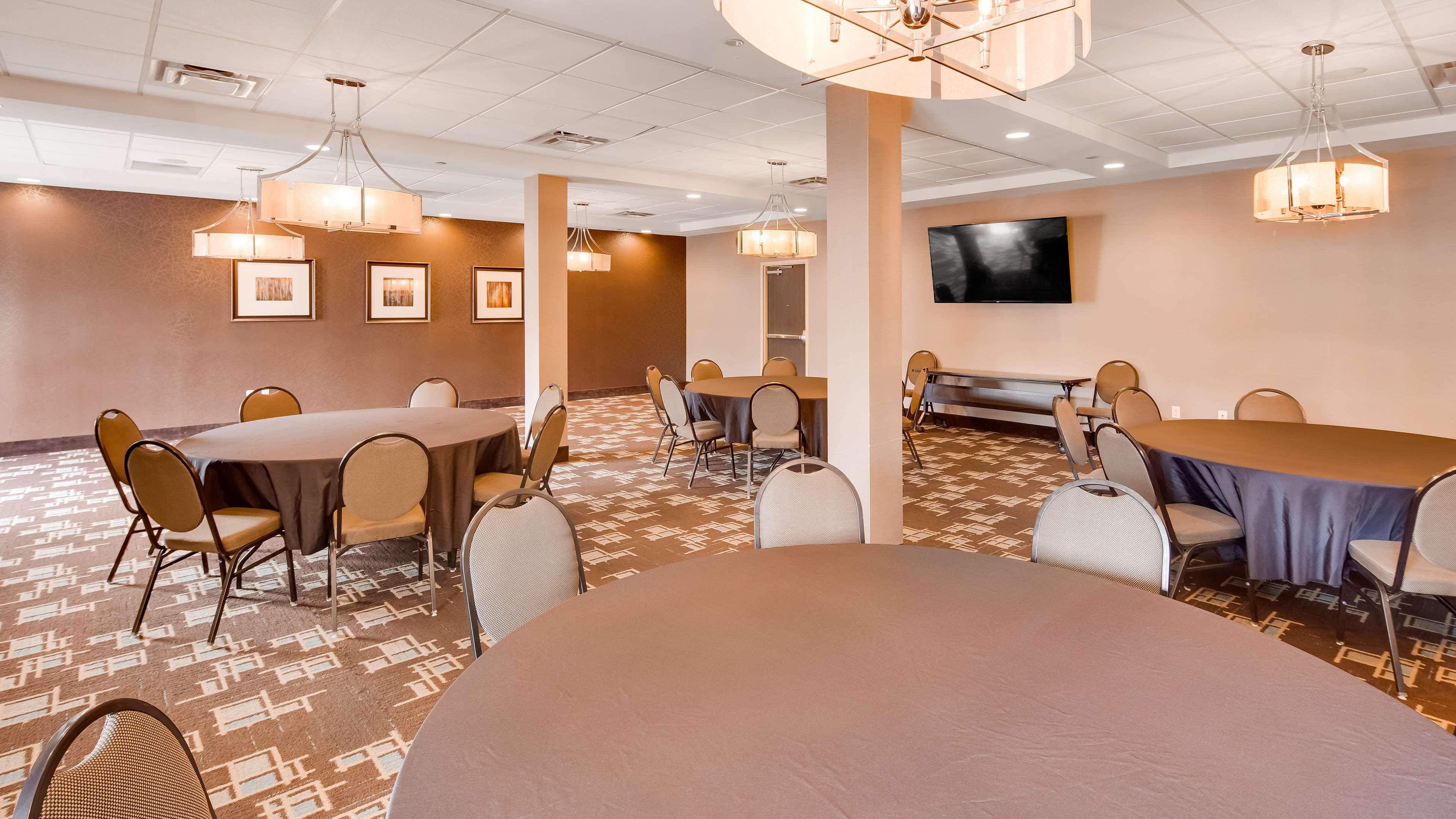 Best Western Plus Atrium Inn & Suites Clarksville Ngoại thất bức ảnh